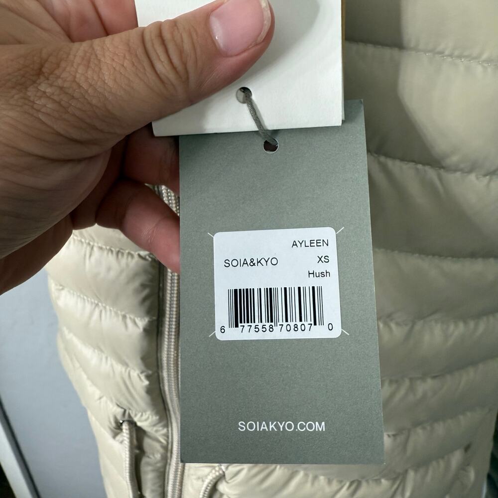 NWT Soia & Kyo Ayleen Ultra-Lightweight Down Hooded Puffer Jacket, Hush, XS - Picture 3 of 8